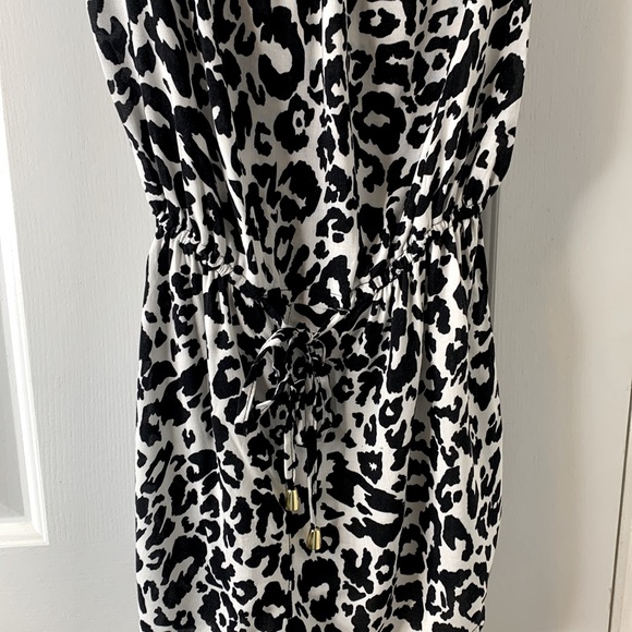 NWOT Charlotte Russe Leopard Print Short Romper | Sz M - Picture 3 of 6